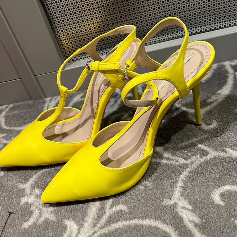 Zara yellow patent leather heels